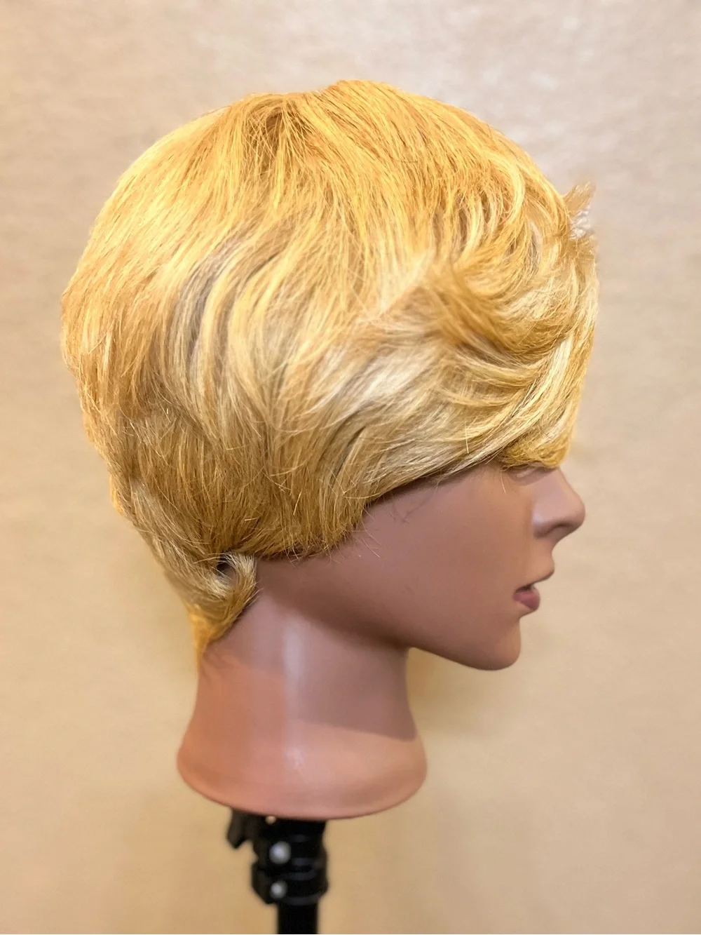 Blonde Short Layered Women's Wig - Natural Shine